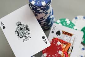 Studio Live Roulette merahbet dengan dealer profesional dan roda roulette